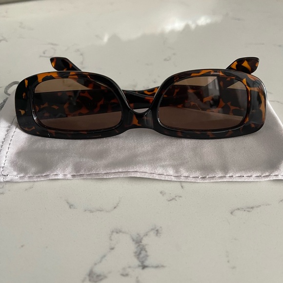 Sunglasses - Picture 6 of 9